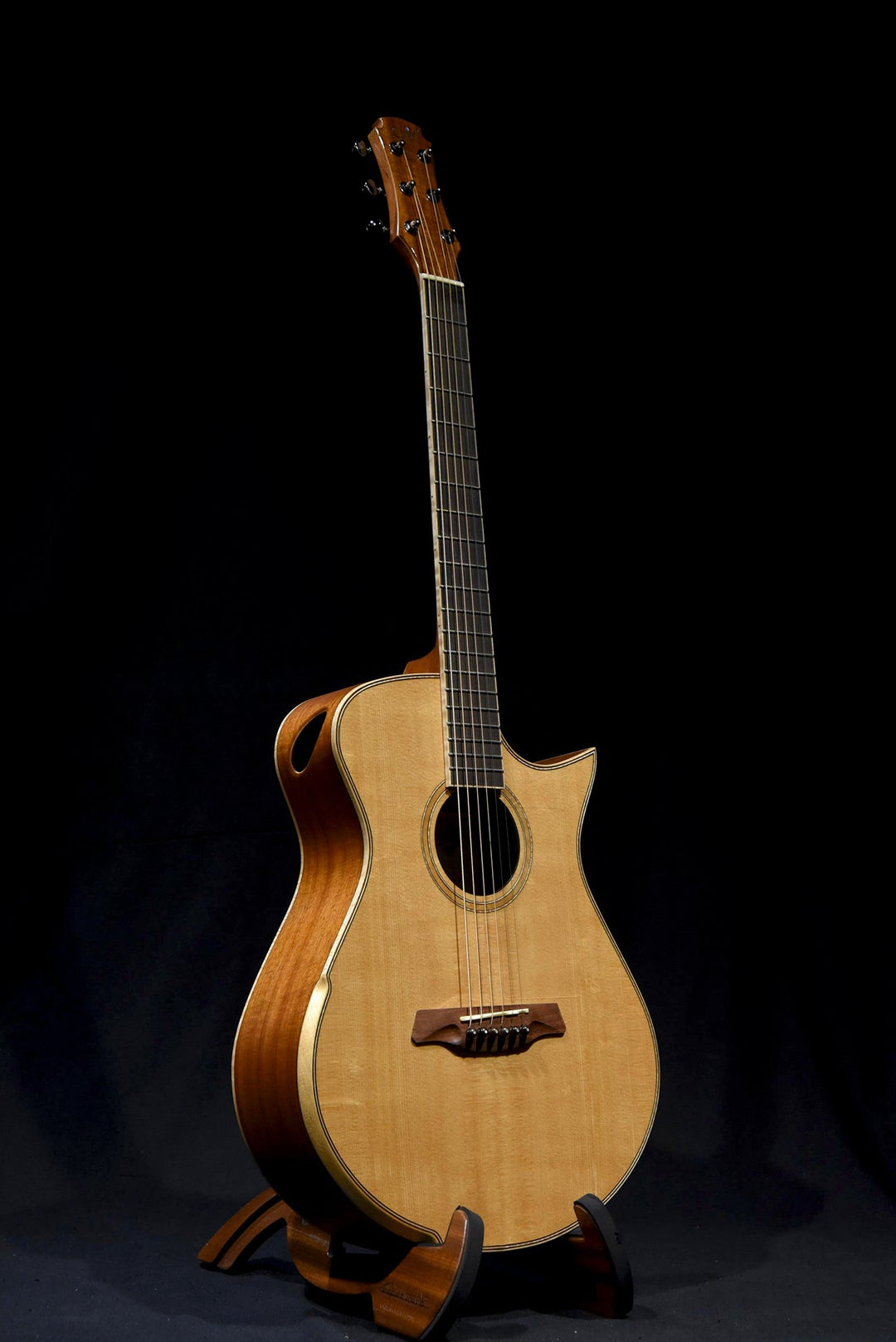 Maestro Guitars | In Stock